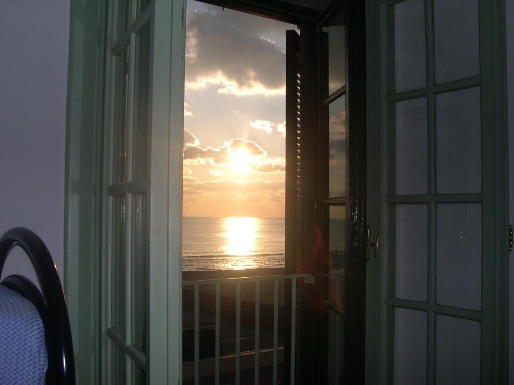 丽都迪奥斯蒂亚 利图斯罗马旅馆旅舍 外观 照片 Sunset from the lighthouse