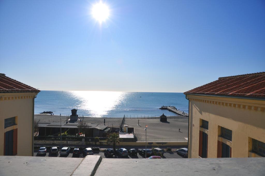 丽都迪奥斯蒂亚 利图斯罗马旅馆旅舍 外观 照片 View of the sea from the town hall