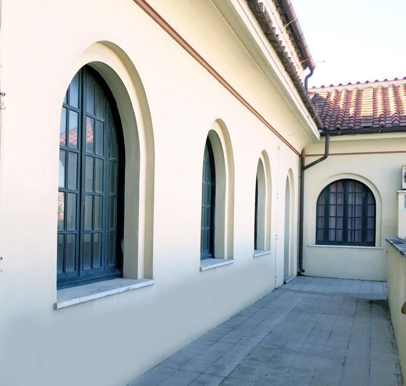 丽都迪奥斯蒂亚 利图斯罗马旅馆旅舍 外观 照片 The windows of the museum